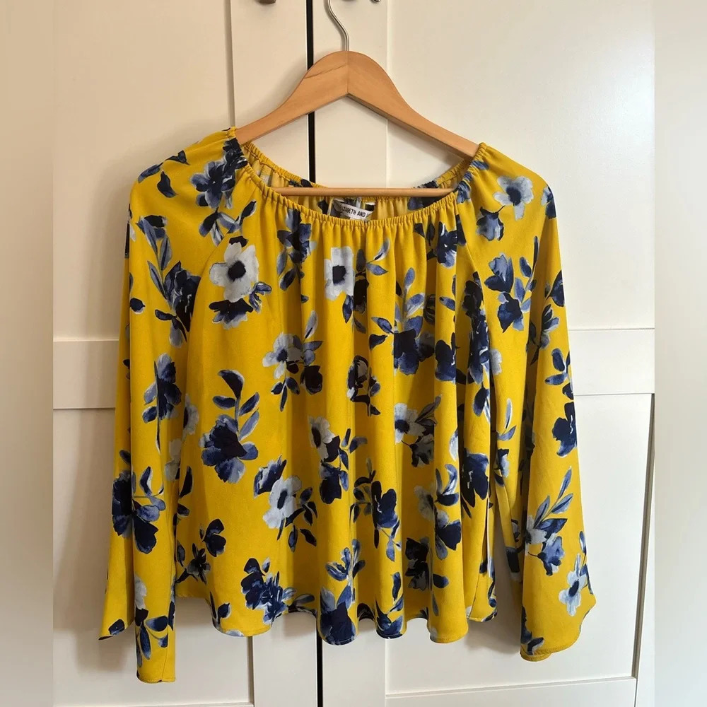 Elizabeth and James blouse Size Small NWT